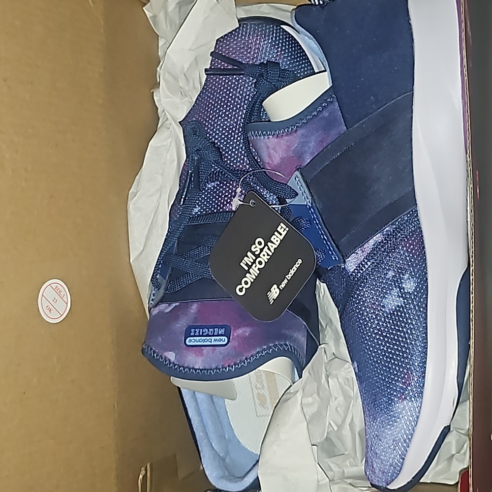 Women's 8.5W New Balance Sneakers